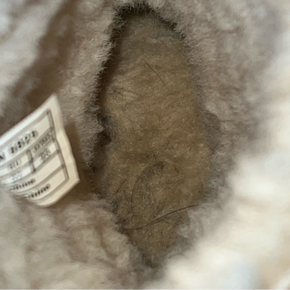 UGG Classic Short Boot Size 6 - Picture 6 of 6